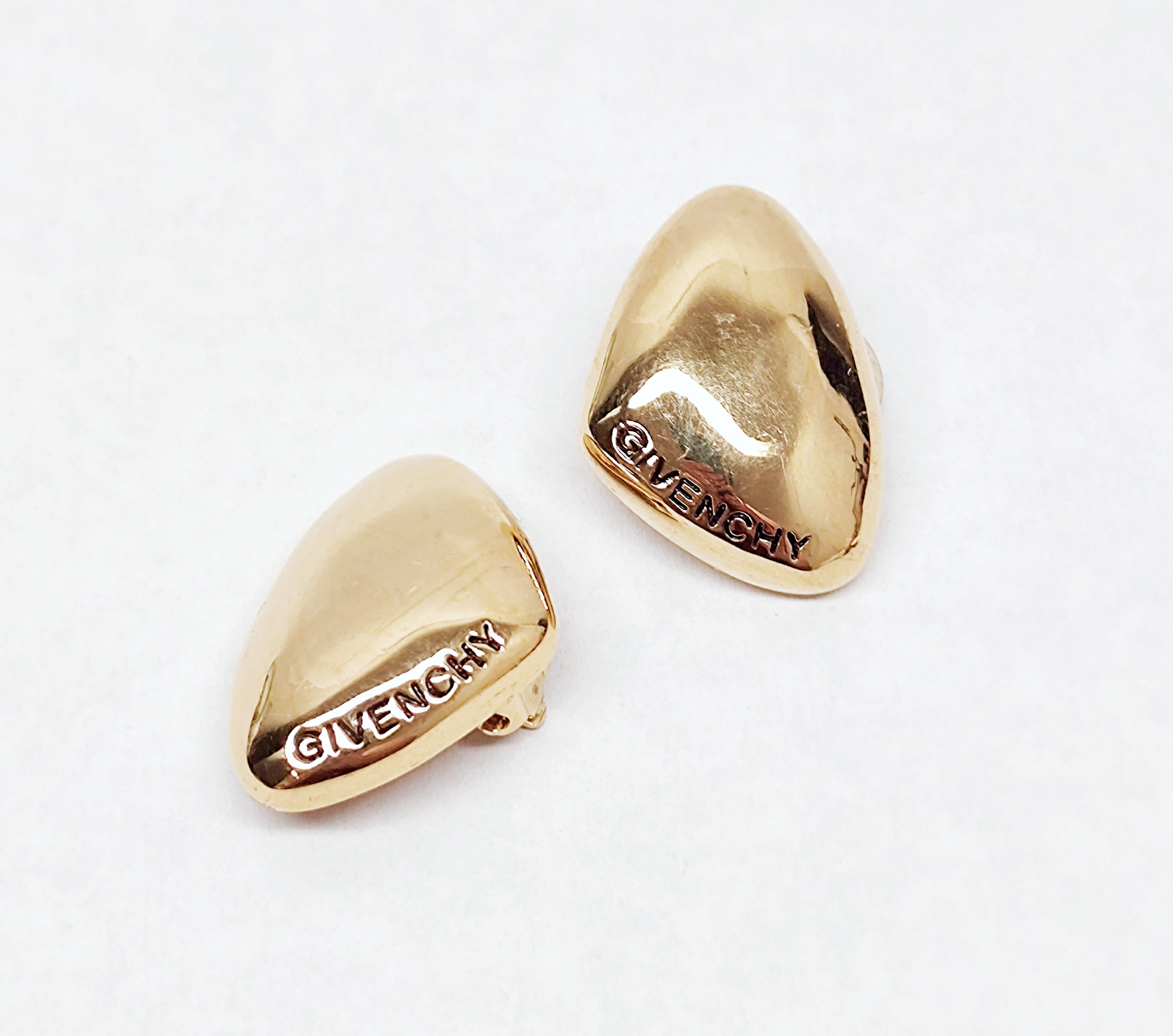 ⚜️ Vintage GIVENCHY Gold Clip On Earrings ⚜️ | hamptonjewelry